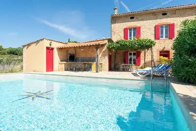 Image de Maison de campagne « Escale Des Crozes » avec vue montagne, piscine partagée et Wi-Fi