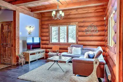 Image de Chalet Indigo - Swiss chalet en bois rond