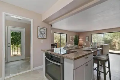 Image de Charming 2-bedroom apartment with Ac, WiFi in lovely Auburn