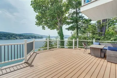 Image de Beautiful Candlewood Lake House w\/ Private Dock!