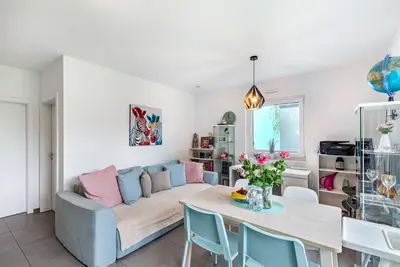 Appartement 'Ruhige Wohnung' avec piscine partagée, terrasse privée et Wi-Fi
