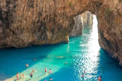 Gemütliche Hütte am Meer des Arco Magno