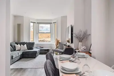 Image de Stunning Spacious duplex with Garden