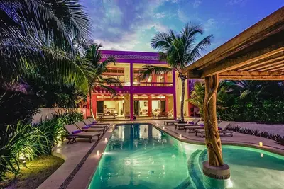Jade Bay jewel, elegant beachfront villa with a heated pool!