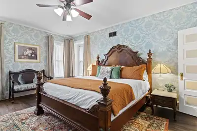 Image de Elegant Historic Stay | Walk to Capitol & Attractions | Modern Comfort
