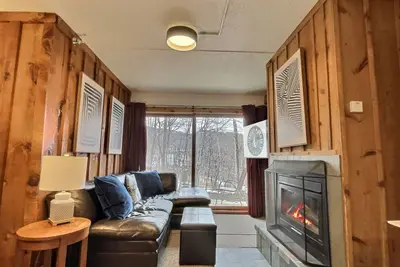 Image de Wade`s World- Ac, Pool, Tennis, Bike to Mountain