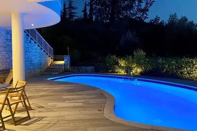 Image de Geometric Villa Anine 4-bedroom with Oval Swimming pool