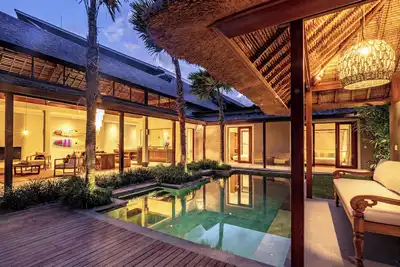 Image de luxury with 3 Bedroom Villa in Bumbak