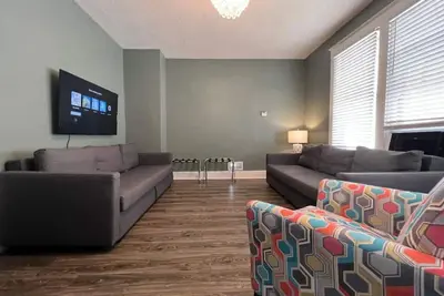 Image de House w/ 10 Beds, Sleeps 16+ free Driveway Parking