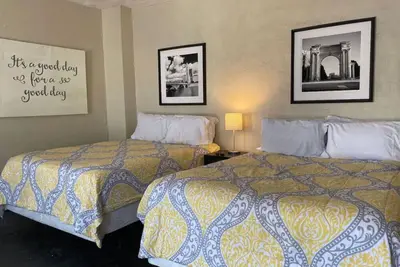 Image de Sleeps 18! 11 Beds, 6 Bedrooms + Wifi!