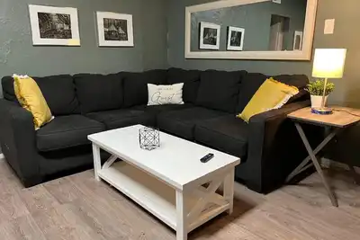 Image de Sleeps up to 10! Large Condo w/ 6 Beds + Wifi!