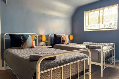 Image de Great Location, 8 Beds (Sleeps 10) w/ Parking