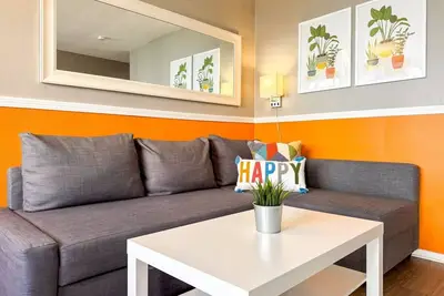 Image de 4 Large Apartments w/ 8 Bedrooms & Parking + Wifi