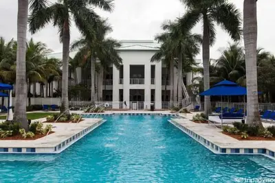 Image de Provident Doral | Pool | Lux Resort | Concierge | Spa