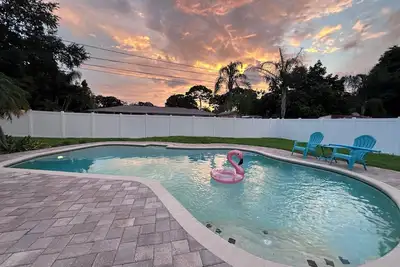 Image de Charming & updated 3br 2ba family pool home close to Clearwater & beaches