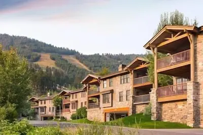 Image de S| Snow King | Lux Resort | Concierge | Fireplace