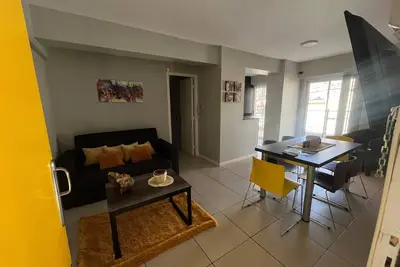 Image de Cozy 2-bedroom apartment  with parking free, Wifi and Ac