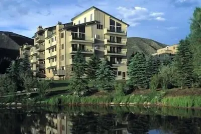 Image de Falcon Point, Hot Tub, Fireplace, Gym, Ski, Sauna, Ski Locker