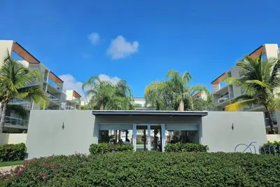 Image de 316-c New, modern and comfortable to beach and amenities.