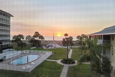 Image de Charming 2-bedroom condo with WiFi, private beach and pool in awesome Venice.