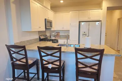 Image de Pristine 3-bedroom townhome in Winchester.