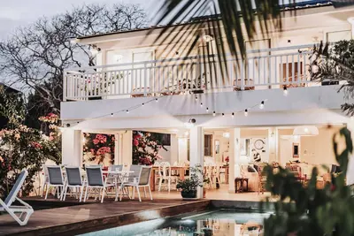 Image de Oceanfront sunset villa with magnesium pool, beach access and private spa.