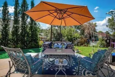 Image de GIGWiFi, 420 Garage Lounge, Streaming, Family Frndly