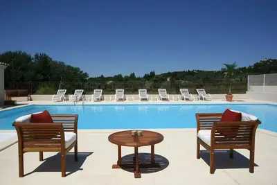 Image de Appart + mezzanine | près des commerces + piscine