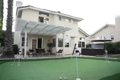 Image de Wine Country Escape: Golf, Pool Table, Hot Tub & Bbq