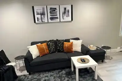 Image de Newly Renovated Luxury 2-Bd 2-Ba house, Ac, WiFi. Mins to Nyc, Ewr, Newark Distr