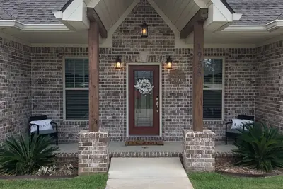 Image de The Dogwood - Cozy, spacious & Luxurious open floor plan