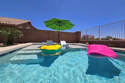 Image de 4br Golf Course Retreat with New Heated Pool, Located on the Duke!