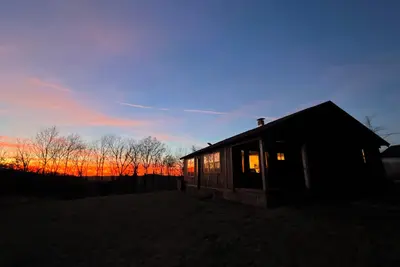 Image de The Stargazer Cabin at Moonhull Mountain — hike-in, hike-out lodging on the Oht