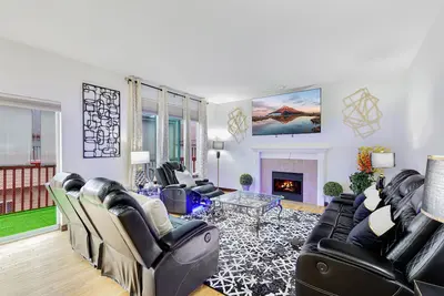 Image de Sunrise Villa: Solar panels, updated