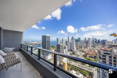 Image de Downtown 1-Bd Condo | City Views