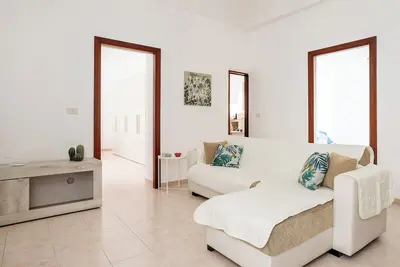 Image de Grand et lumineux appartement au premier étage au coeur d'Ortigia