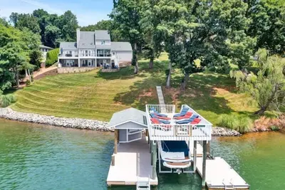 Image de 3 Bedrooms, 1 Flex Room, 3½ Bathrooms! Come Visit 'Forever Young'! 10% Off The Rental Fee, 1st Re