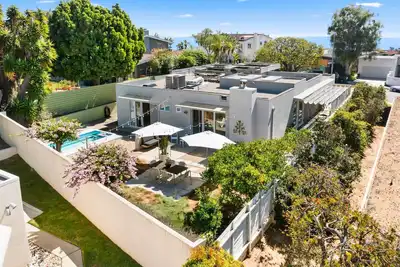 Image de Modern Retreat | Endless Pool + Beach Access