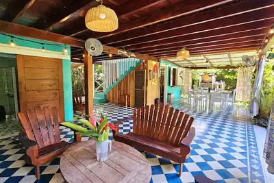 Image de Olingo Rustic Chic Group House