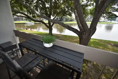 Image de Life is better on Lake Conroe @ 608 in charming Montgomery, Tx