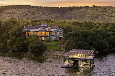 Image de Sunset Manor- with a Dock & Hot Tub!