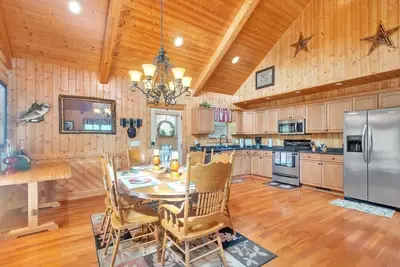 Image de Cozy Mountain Retreat w/ Scenic Views by RedAwning