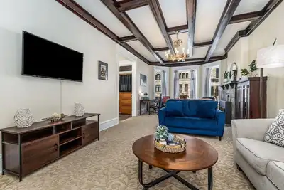 Image de Masterpiece on Main #1