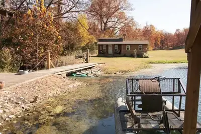 Image de Little House on the Pond\n\n