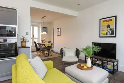 Image de Harbourside Apartment, pet friendly in Pwllheli