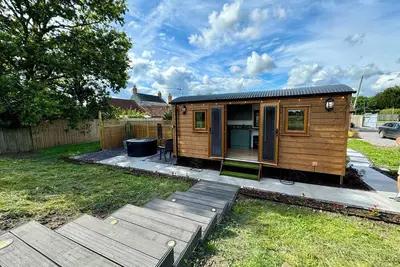 Image de Mooffitch Riverview Hut, pet friendly, with hot tub in Gloucester