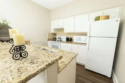 Image de Charming 2-bedroom cottage, pools & fitness room, WiFi in historic Williamsburg