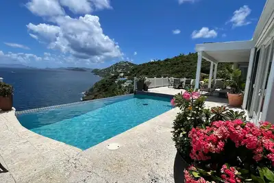 Image de Luxurious Villa with Stunning Ocean Views