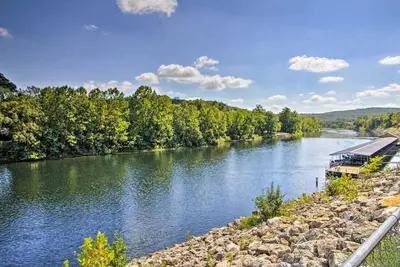 Image de Tranquil-Lakeside-Walk-in-Fall Creek Getaway with Cozy Updates and New Rates.