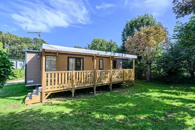 Image de Mobil-home Premium 40m² - 3 chambres - terrasse couverte - Tv + draps + serviettes 6 personnes